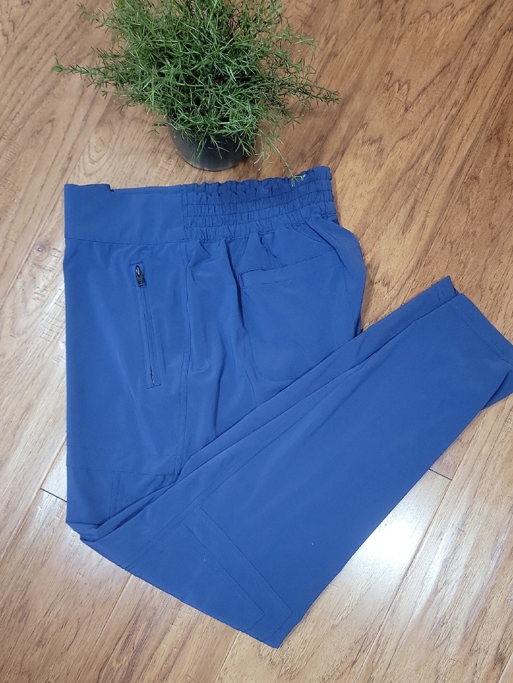 Athleta Joggers 4